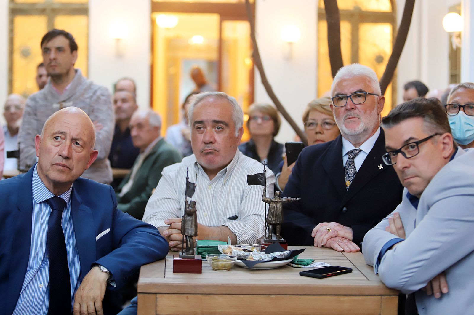 Imágenes del homenaje a 16 peñas taurinas de Huelva