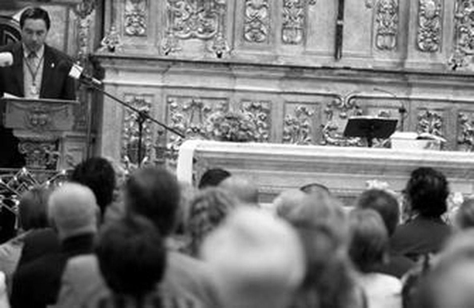 José Manuel Fernández, durante su pregón en el altar del santuario de la Inmaculada.