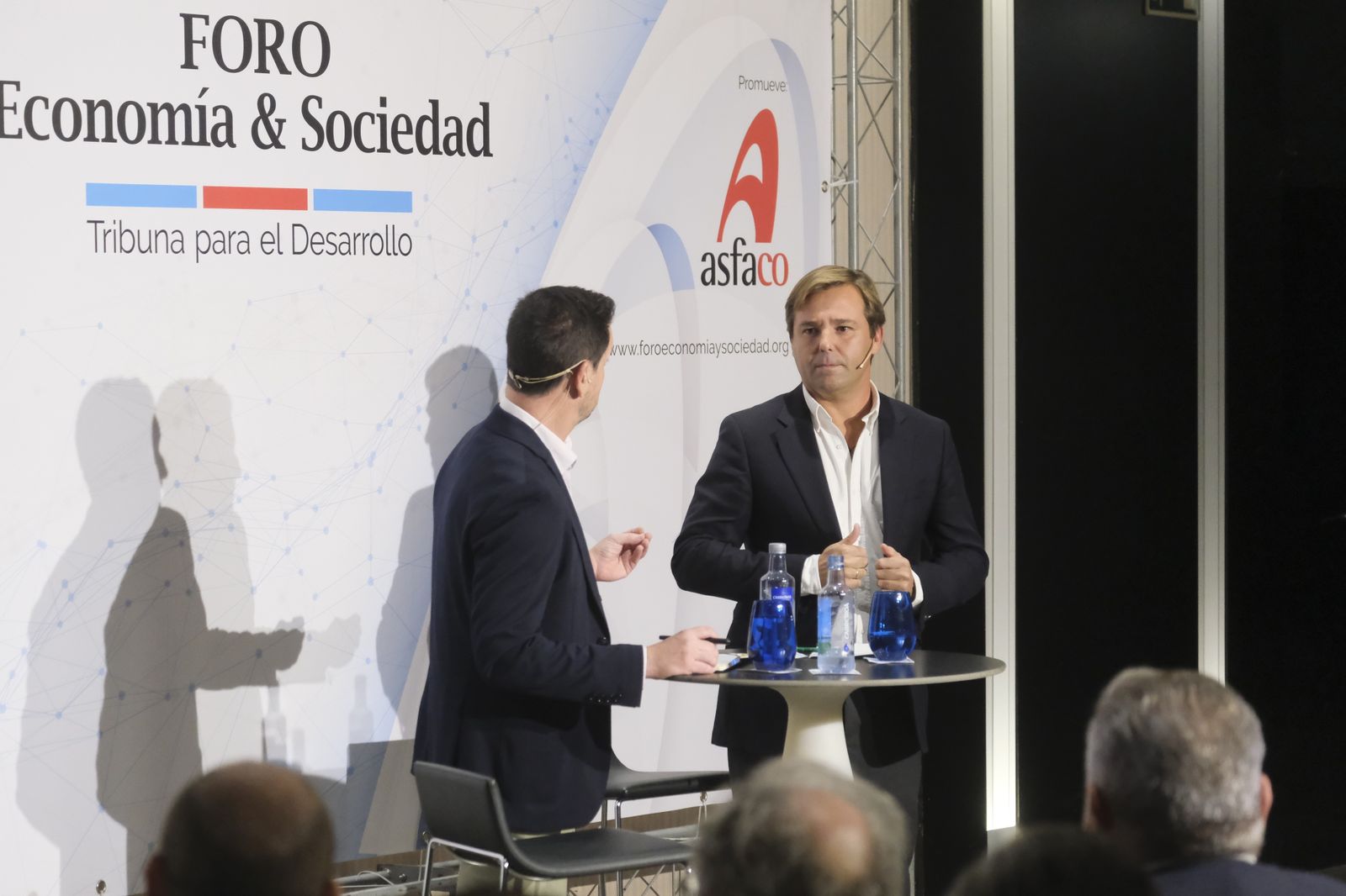 El foro Economía y Sociedad de Asfaco con Antonio Repullo, en imágenes