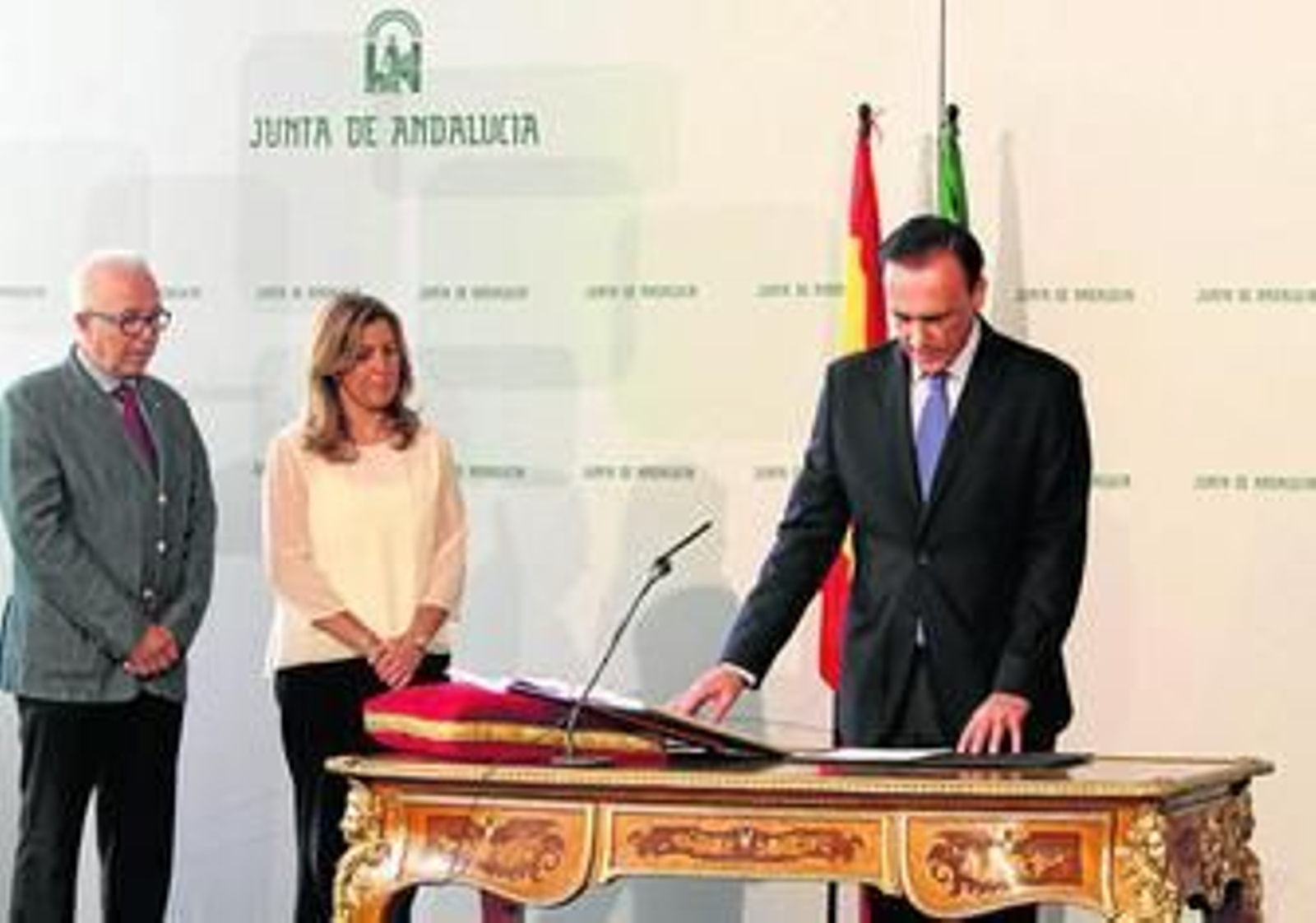 Gómez Villamandos jura como rector en Sevilla, el pasado 10 de junio.