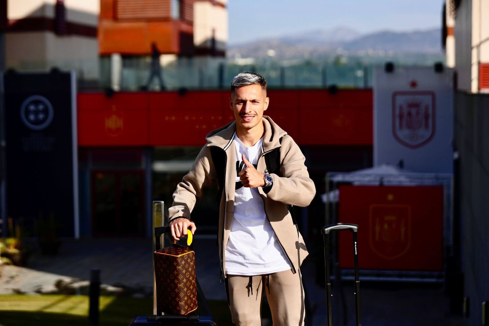 Bryan, este lunes a su llegada a la concentración de la selección española en Las Rozas