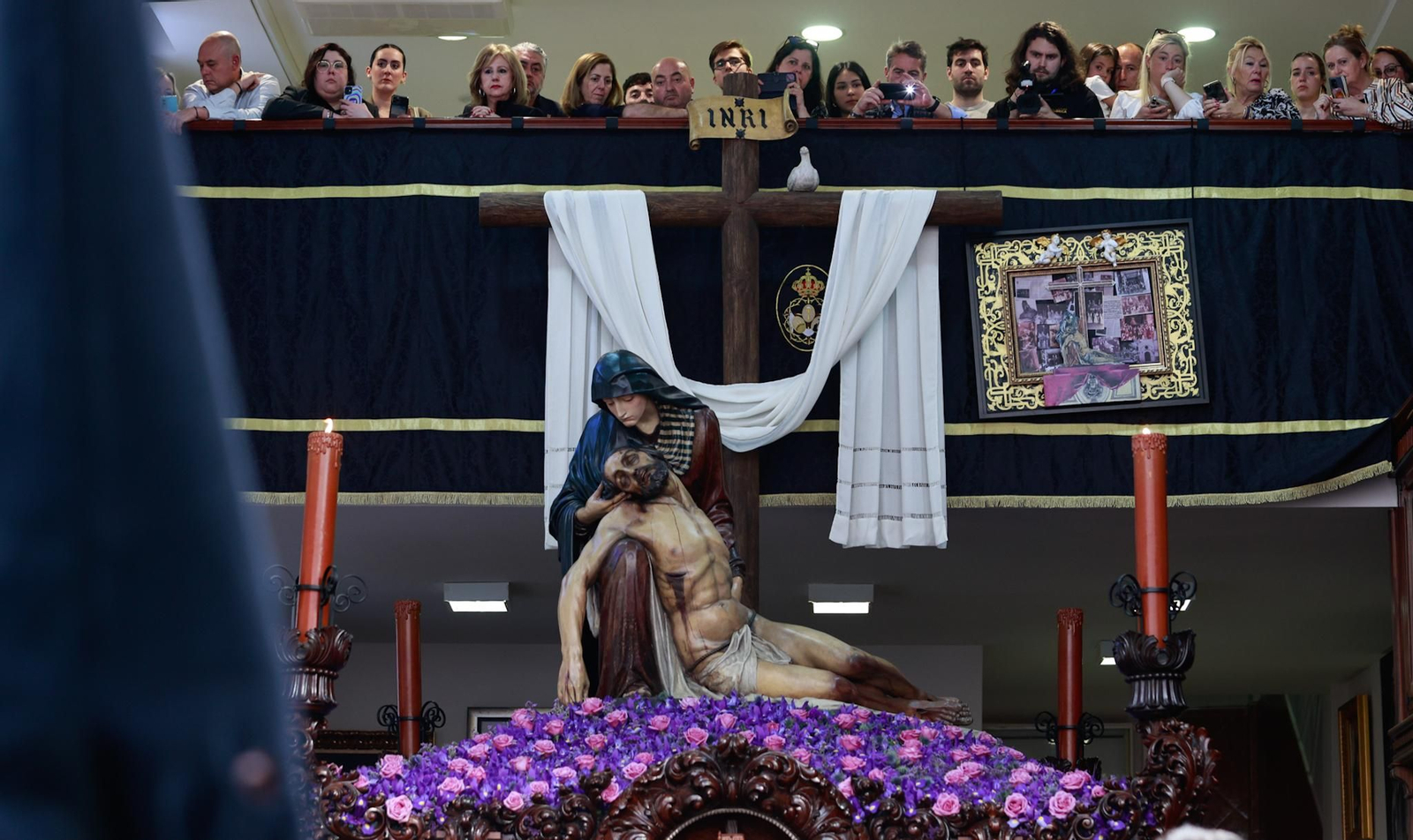 La Piedad en su procesión del Viernes Santo en Málaga, en fotos