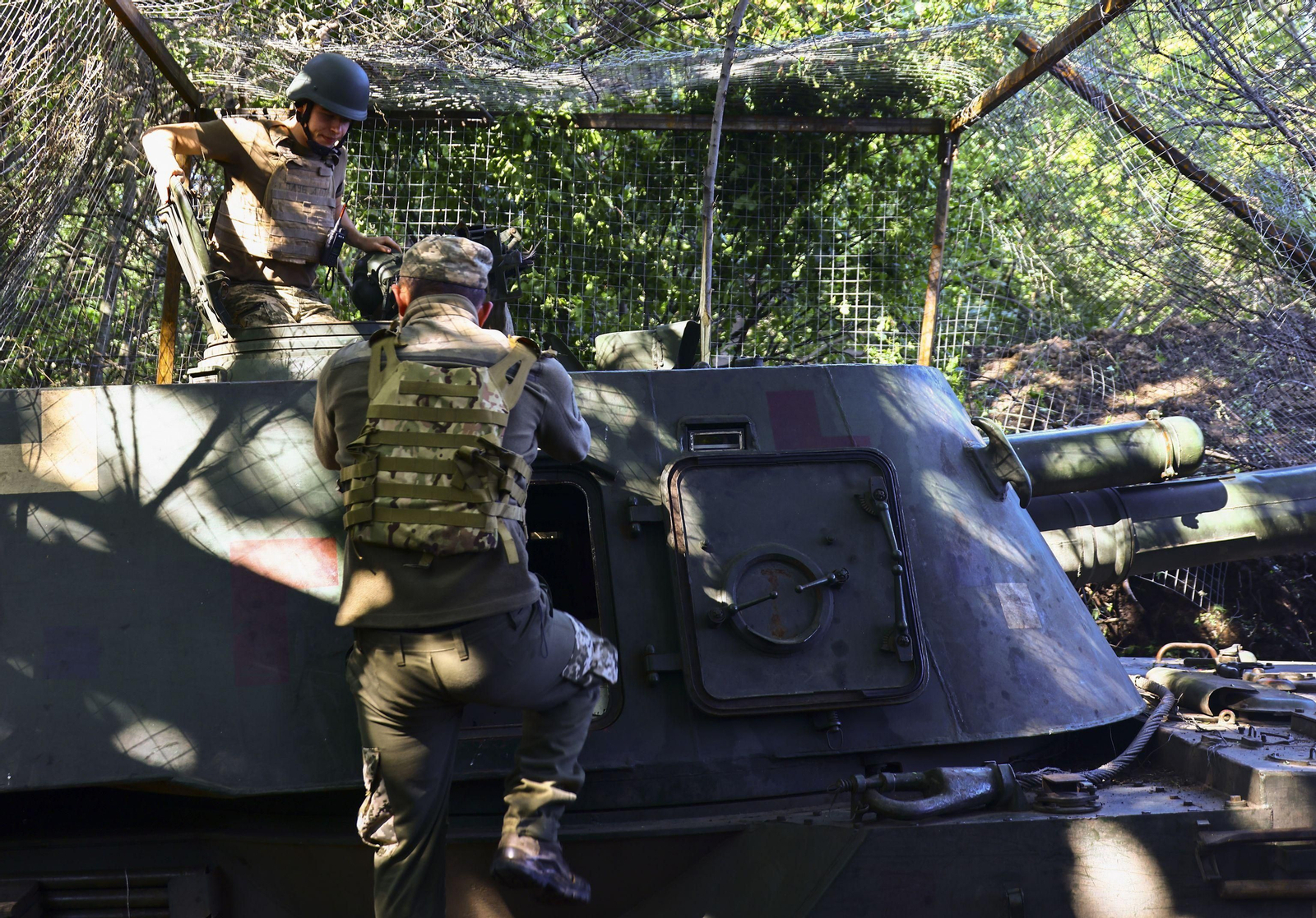 Militares ucranianos en Bajmut.