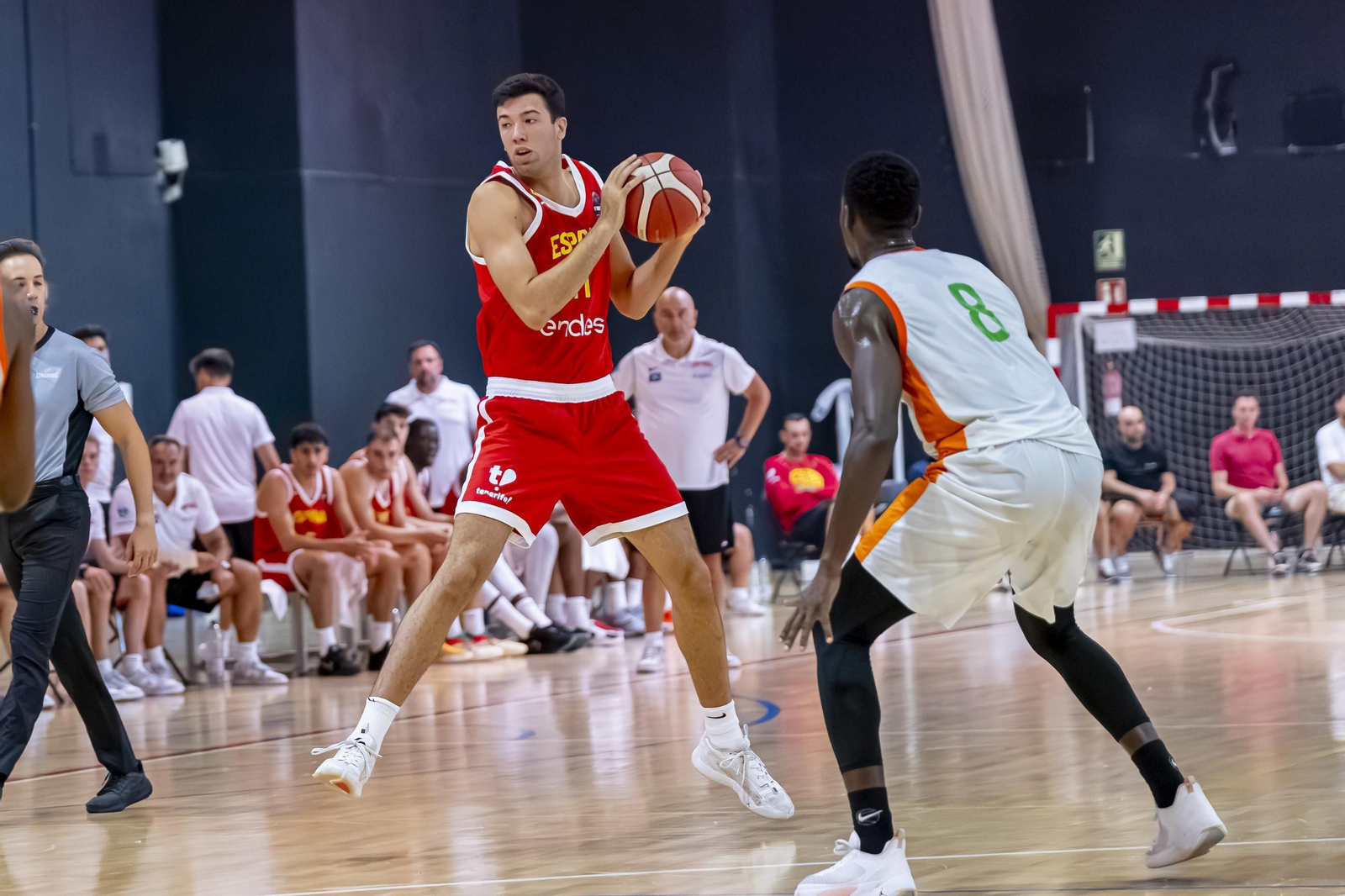 España B, con Álvaro Folgueiras, derrota a Costa de Marfil antes de venir a Málaga