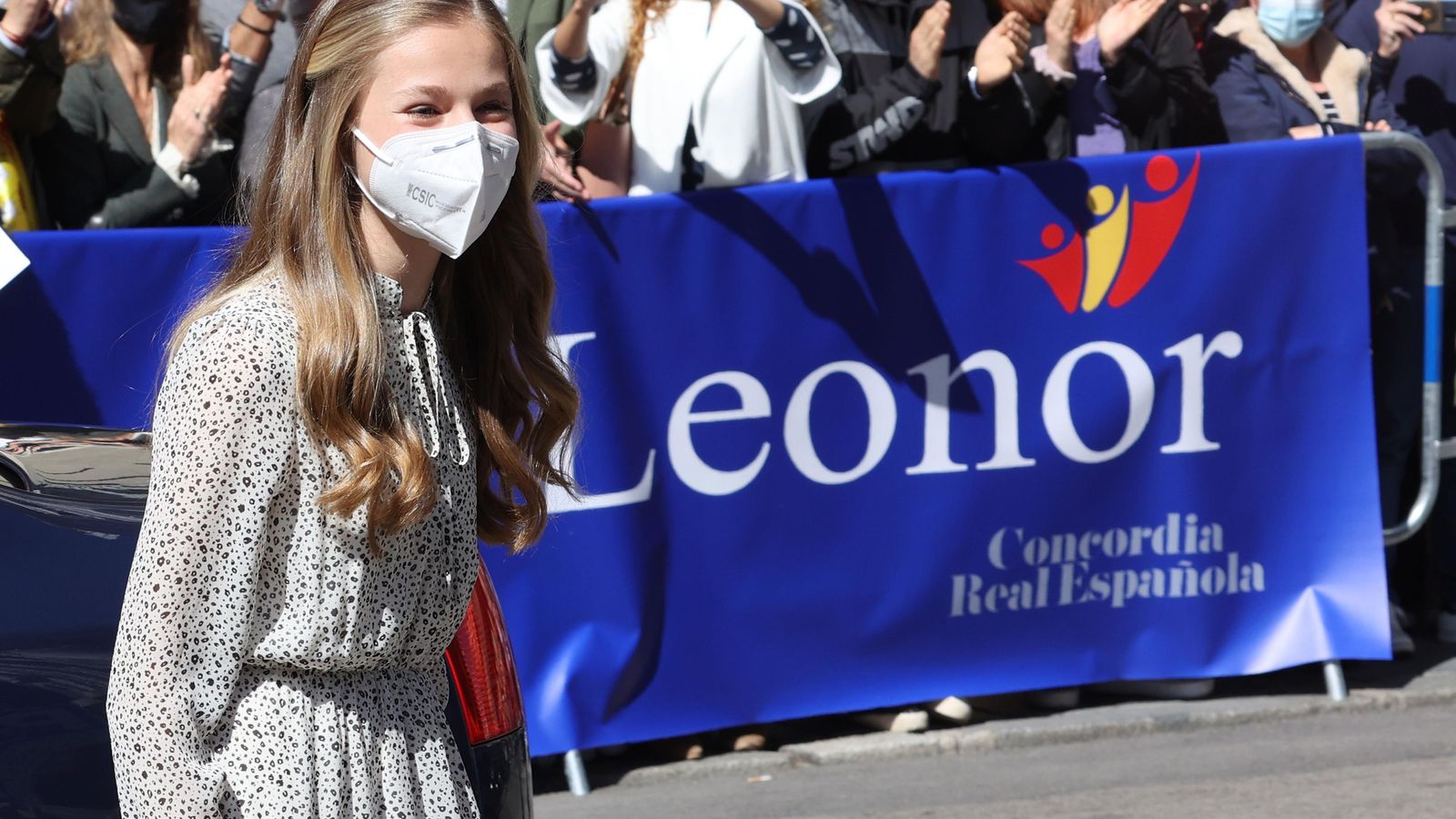 Muestras de cariño a la princesa Leonor a su llegada al Instituto Cervantes.