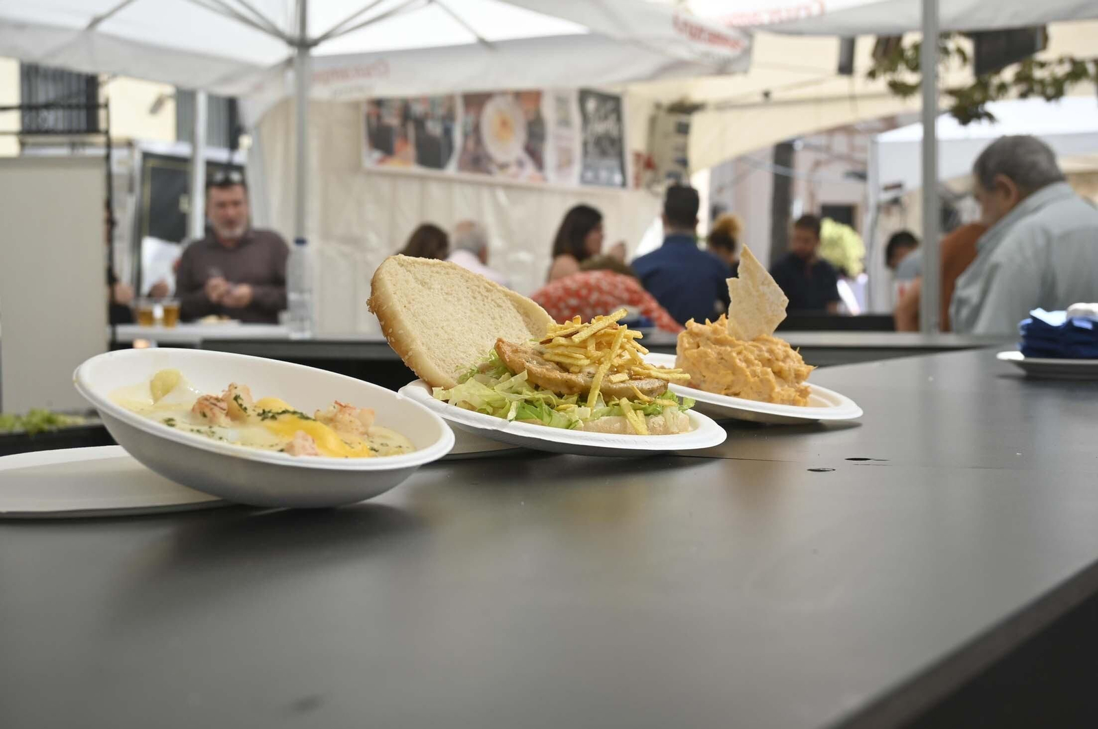 Ambientazo de sábado en la Feria de la Tapa