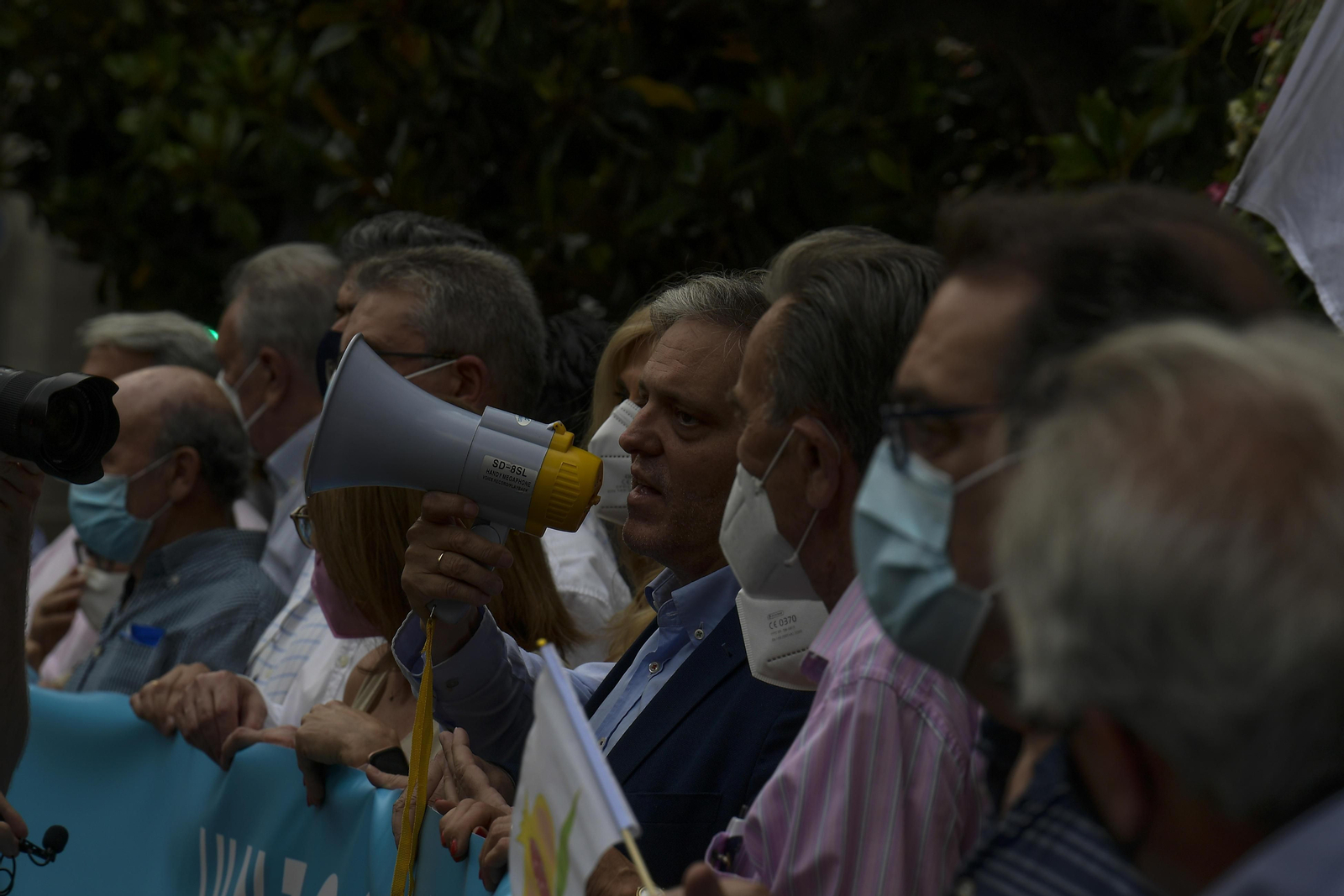 La concentración para pedir un nuevo gobierno municipal en Granada, en imágenes
