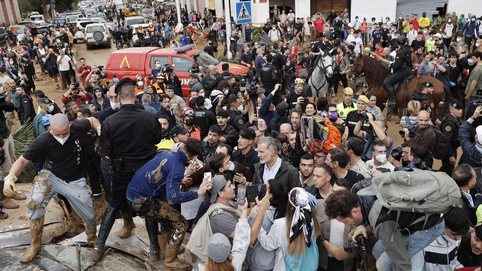 Las imágenes del disturbio con el Rey en Paiporta