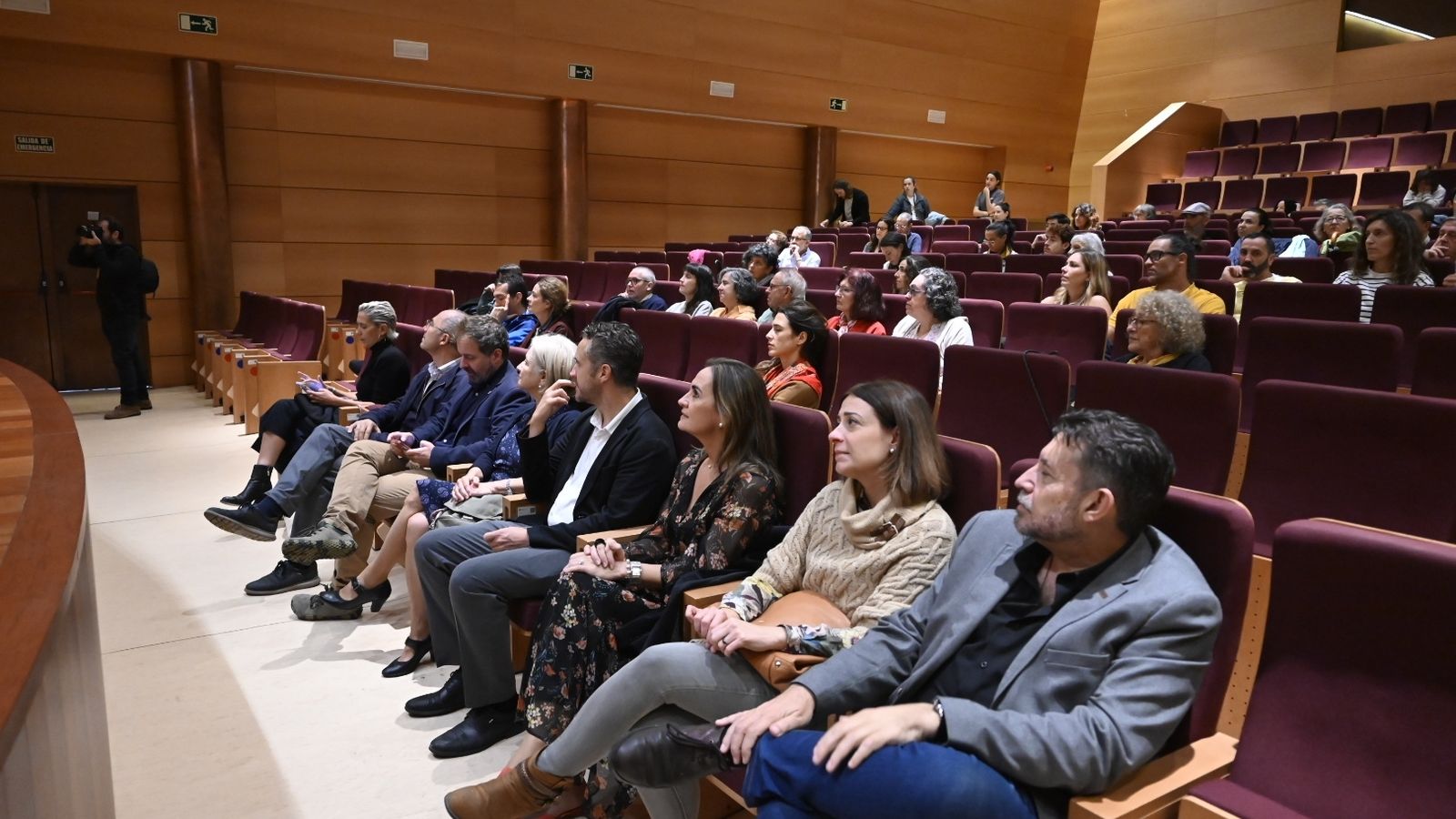 Asistentes en la conferencia de Michael Marder.