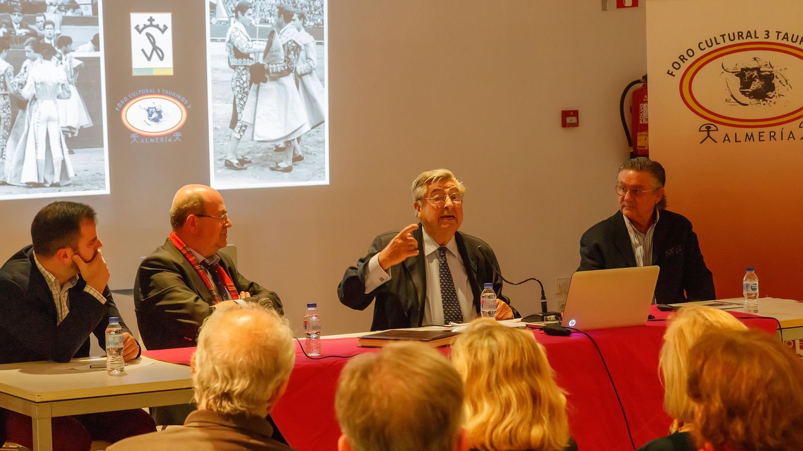 Un momento de la charla en el Museo de la Guitarra.