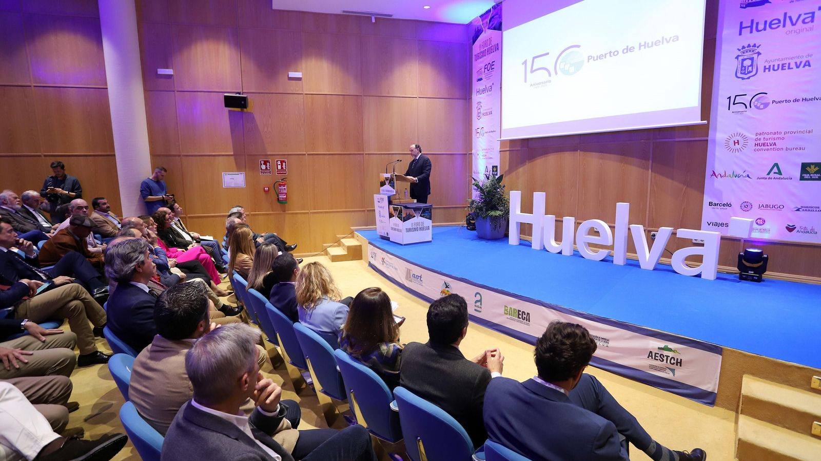 José Luis García-Palacios Álvarez en el Foro de Turismo promovido por la FOE.