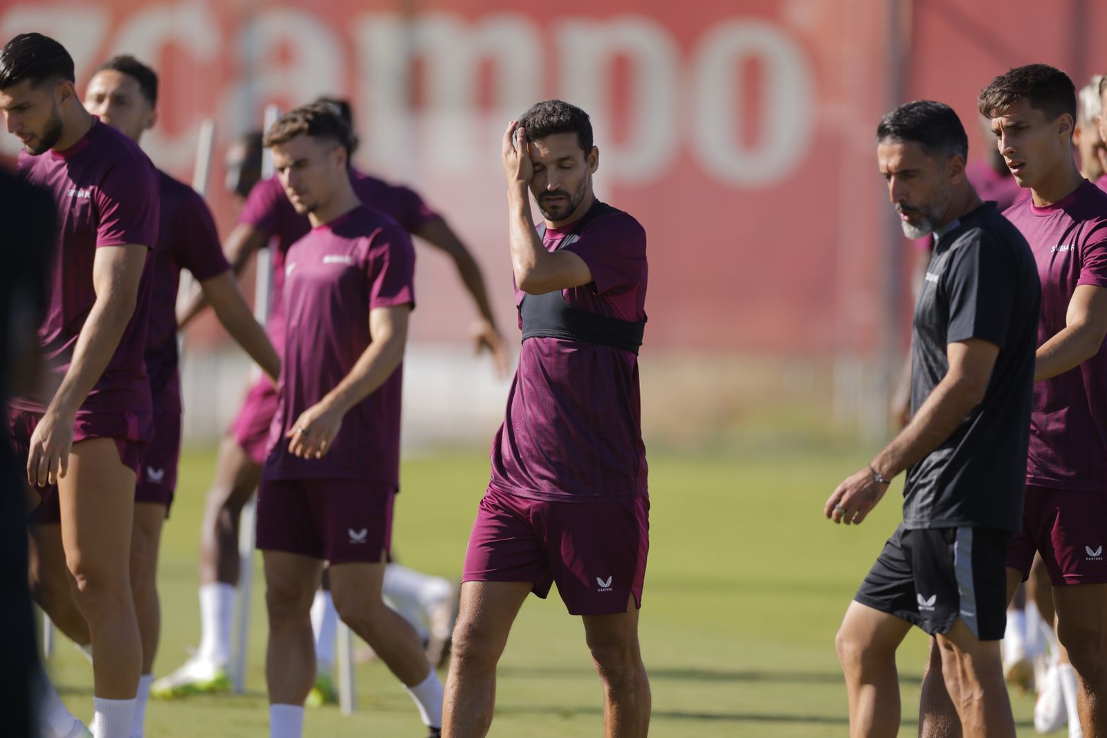 Jesús Navas, durante el entrenamiento previo al Sevilla-Almería.