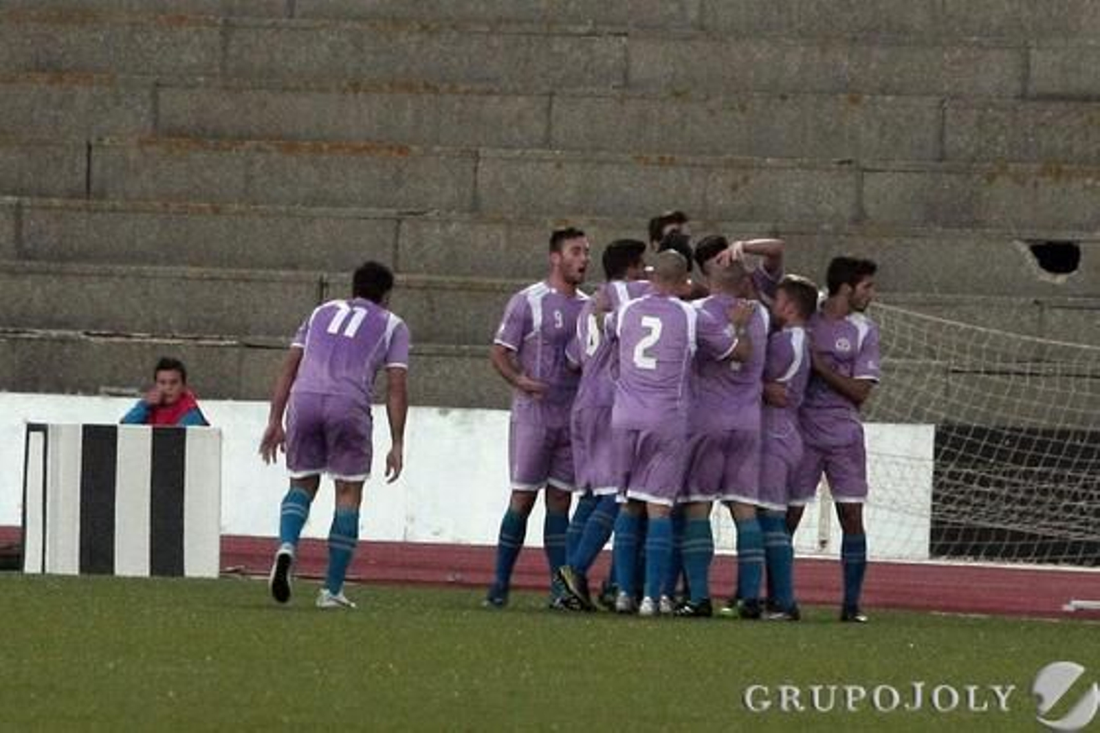 La Balona tropieza en el Municipal (1-2) y deja pasar una oportunidad de cazar al cuarto

Foto: Paco Guerrero