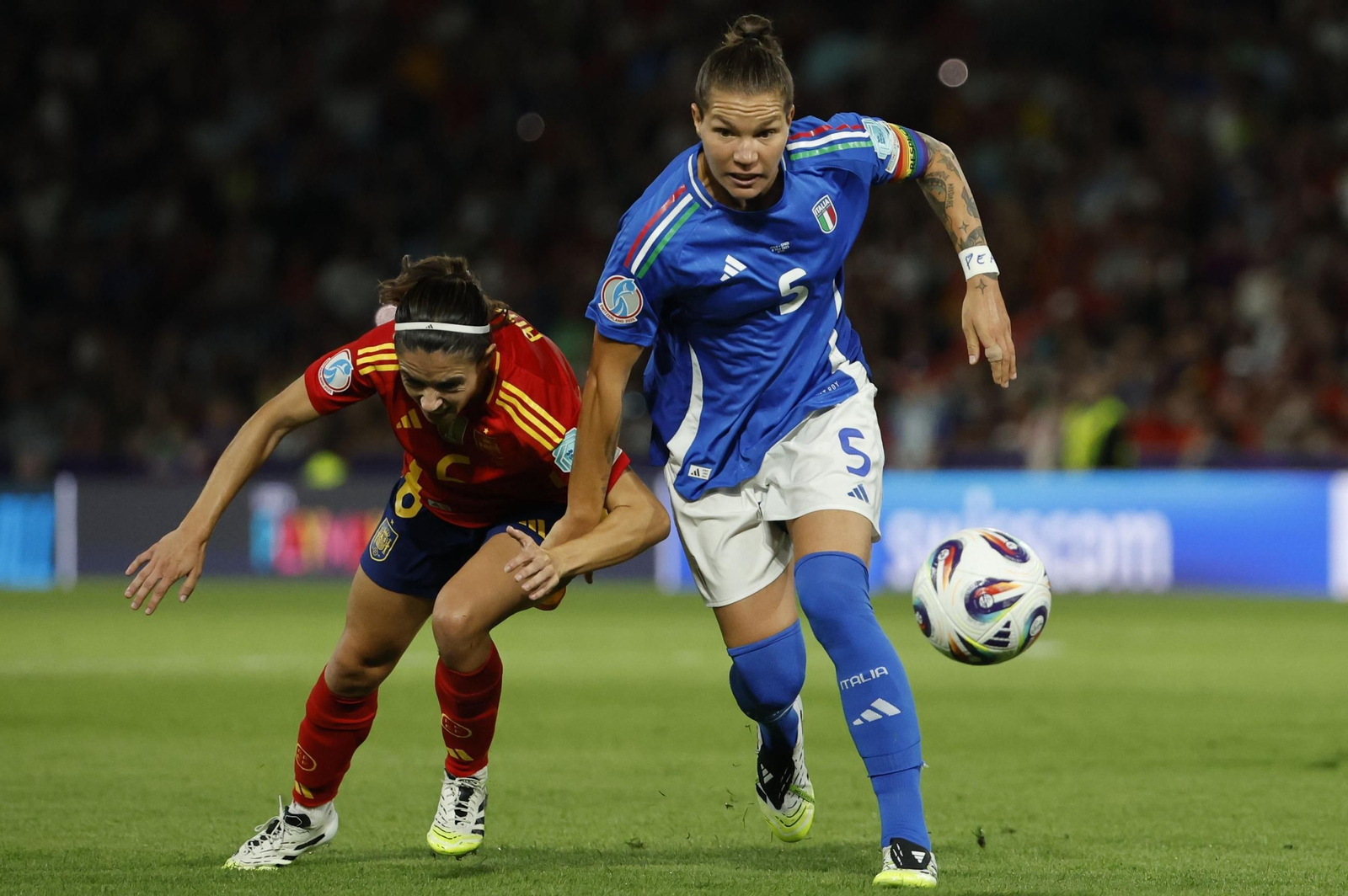 Las fotos del Italia - España de la Eurocopa femenina