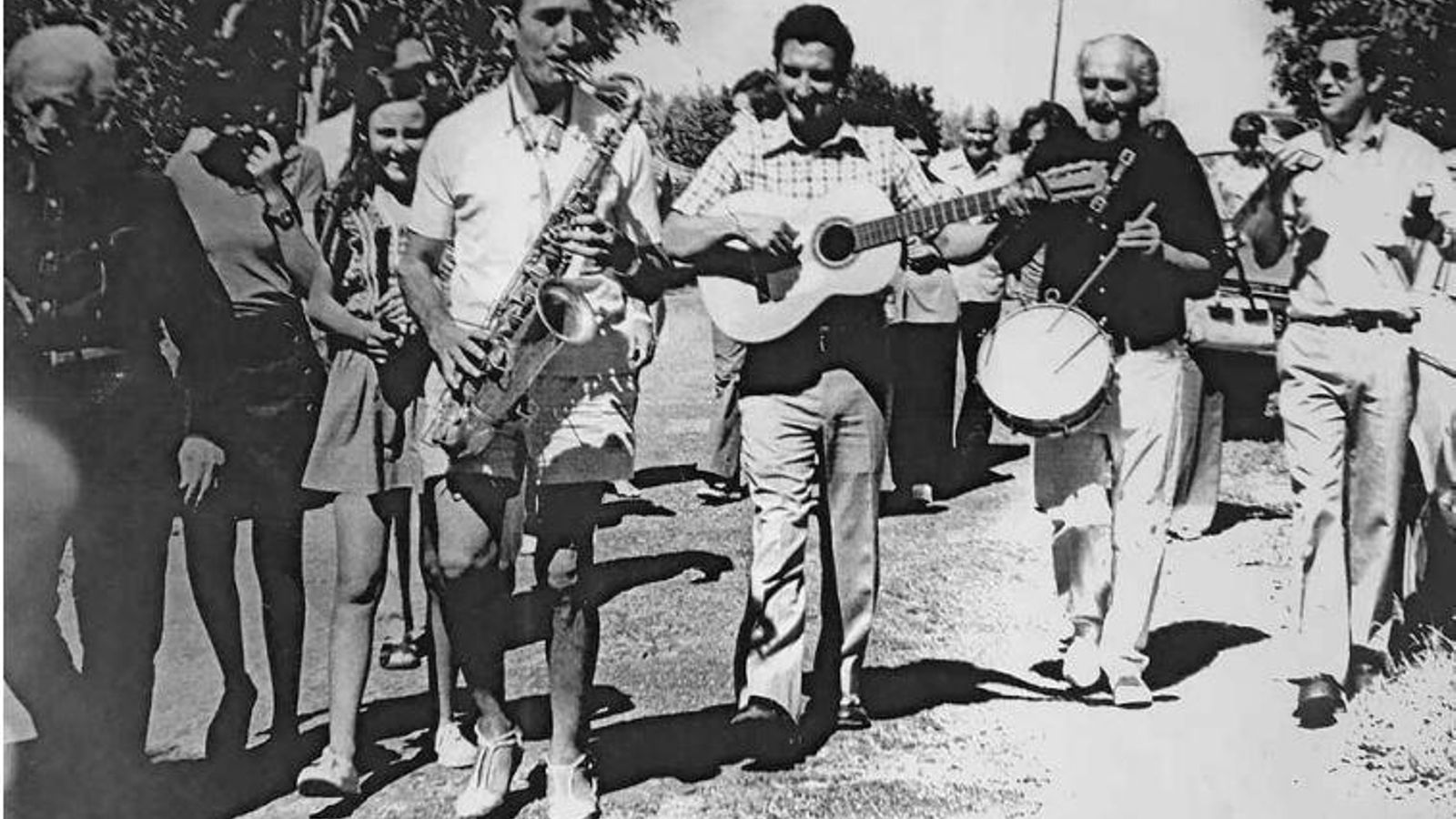 1974. Reunión festiva de pintores: Manolo Alcalde, Rafael Argelés, Pepe Roig, Ramón Puyol, Pepe García Jaén,  Helmut Siesser, A. López Canales y Felipe Gayubo