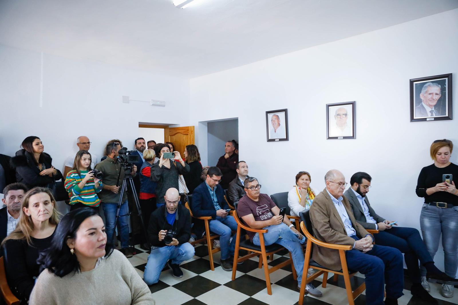 Imágenes de la moción de censura en Chercos