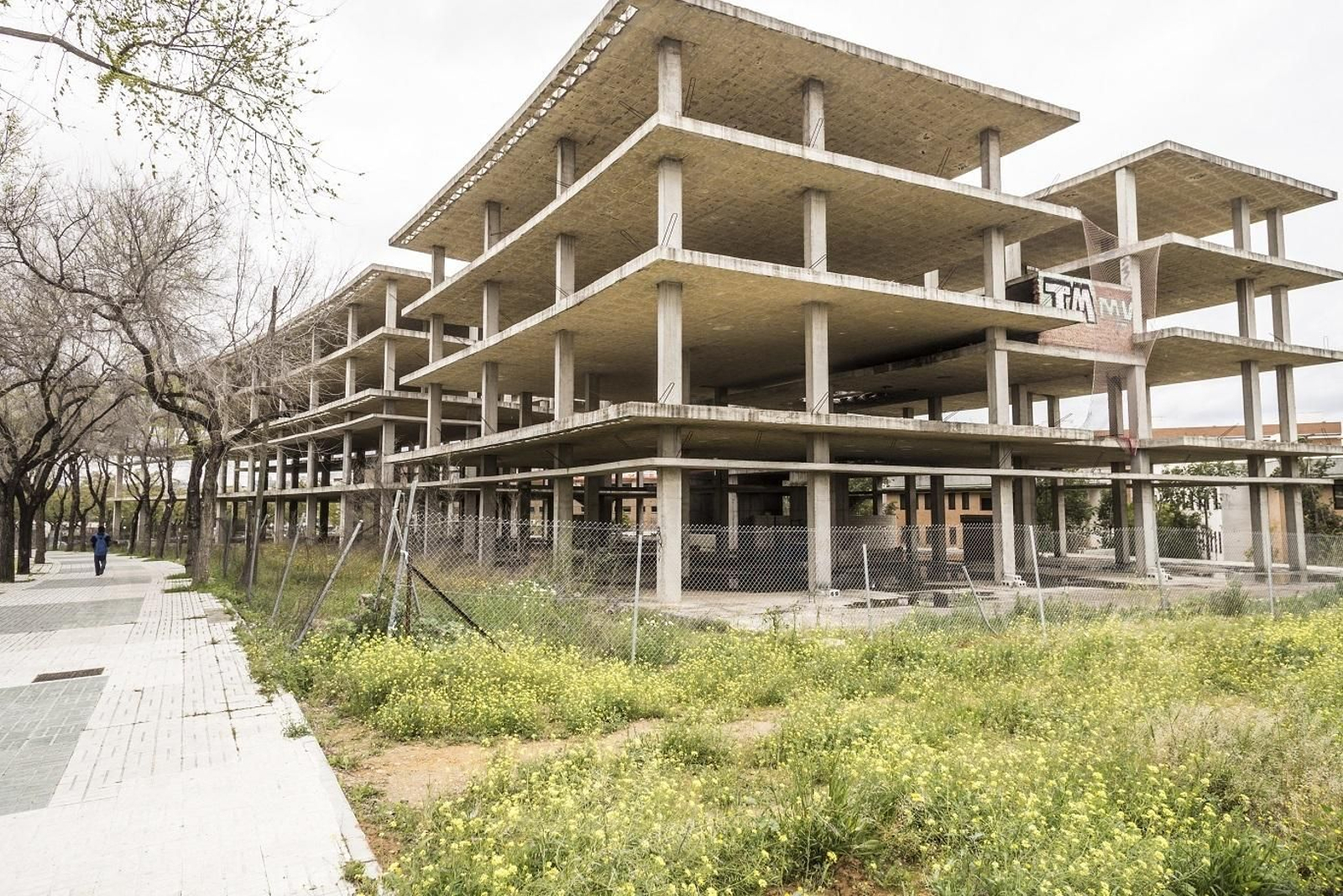 Vendido el edificio esqueleto de Sevilla Este por 6,3 millones tras tres subastas fallidas