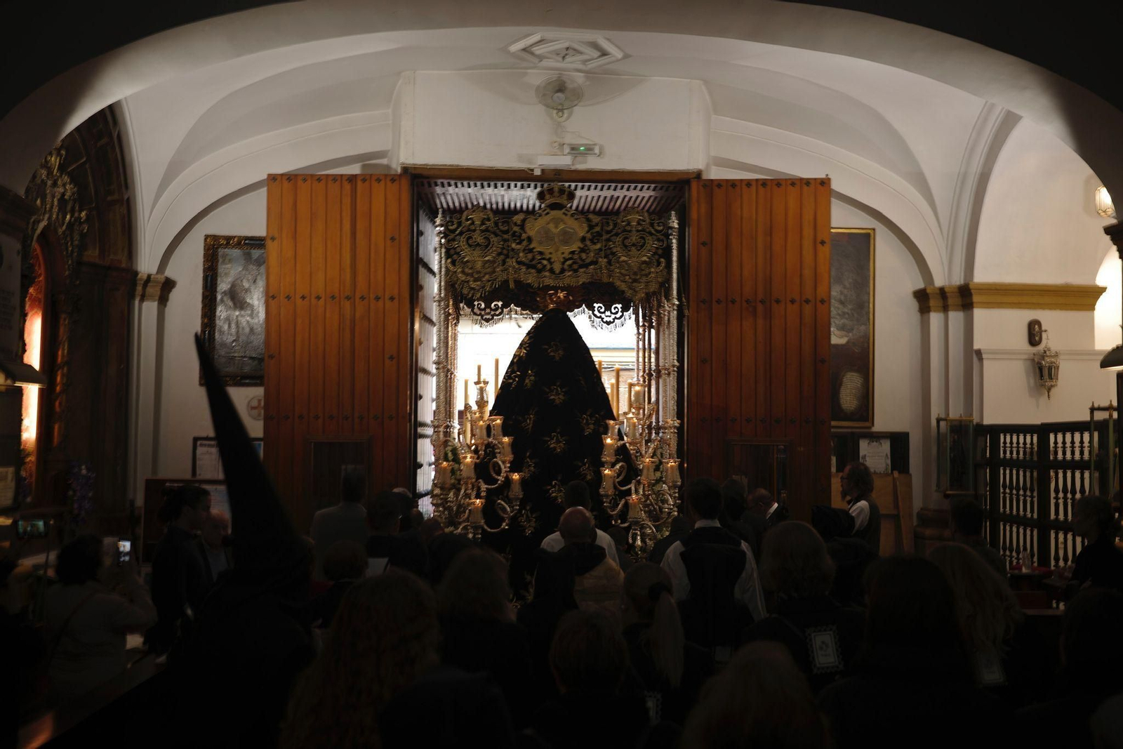 Imágenes de la procesión de la Virgen de los Dolores de Servitas en Cádiz