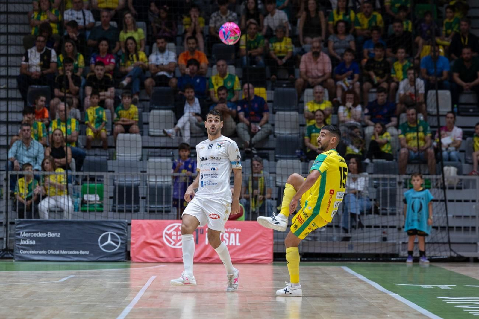 Las mejores imágenes de la amplia victoria del Jaén Paraíso Interior FS sobre O Parrulo Ferrol