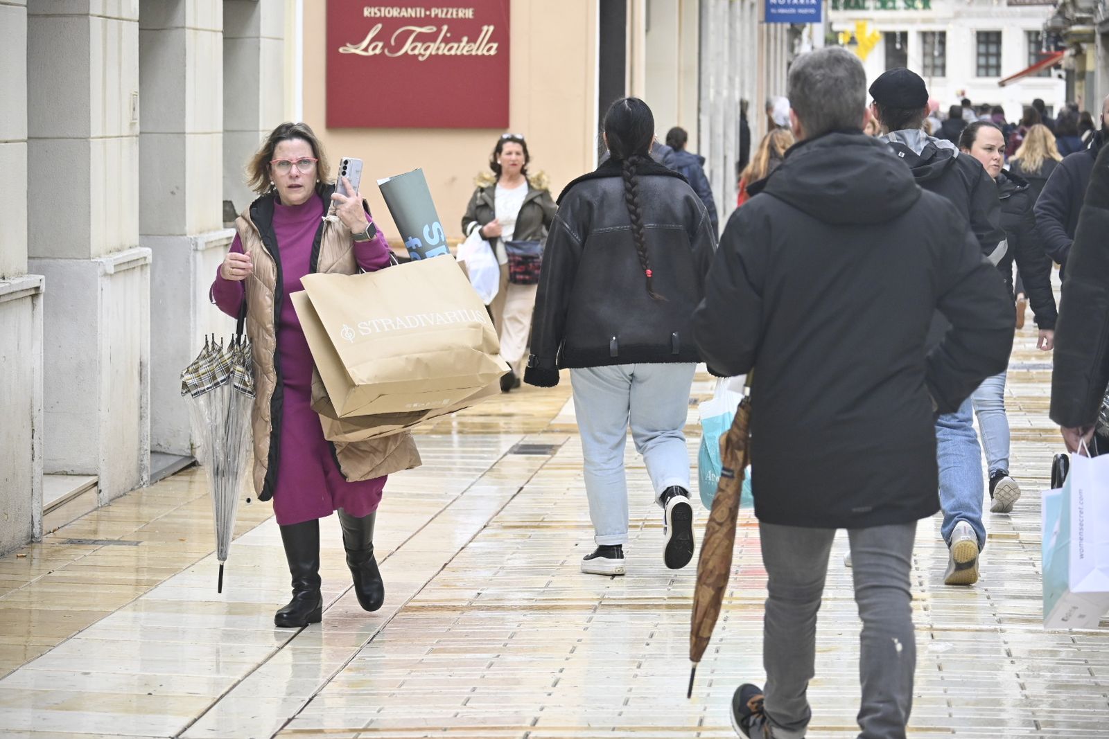 Fotografías de ambiente en la mañana del 3 de enero en Huelva