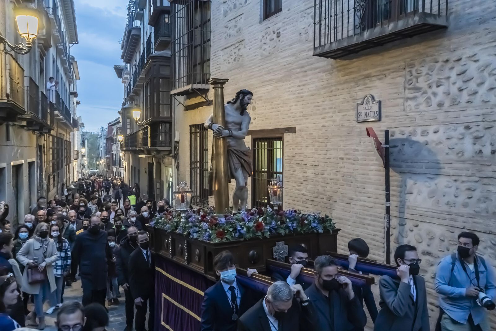 Los vía crucis del Viernes de Dolores, en imágenes