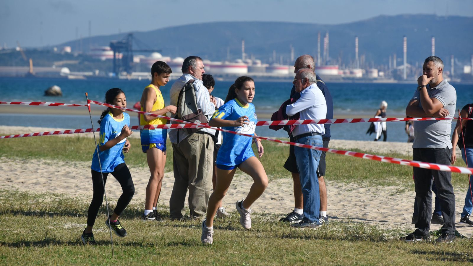 Las fotos del  V cross 'Con el Mar de Fondo' de los Juegos Municipales de atletismo de Algeciras