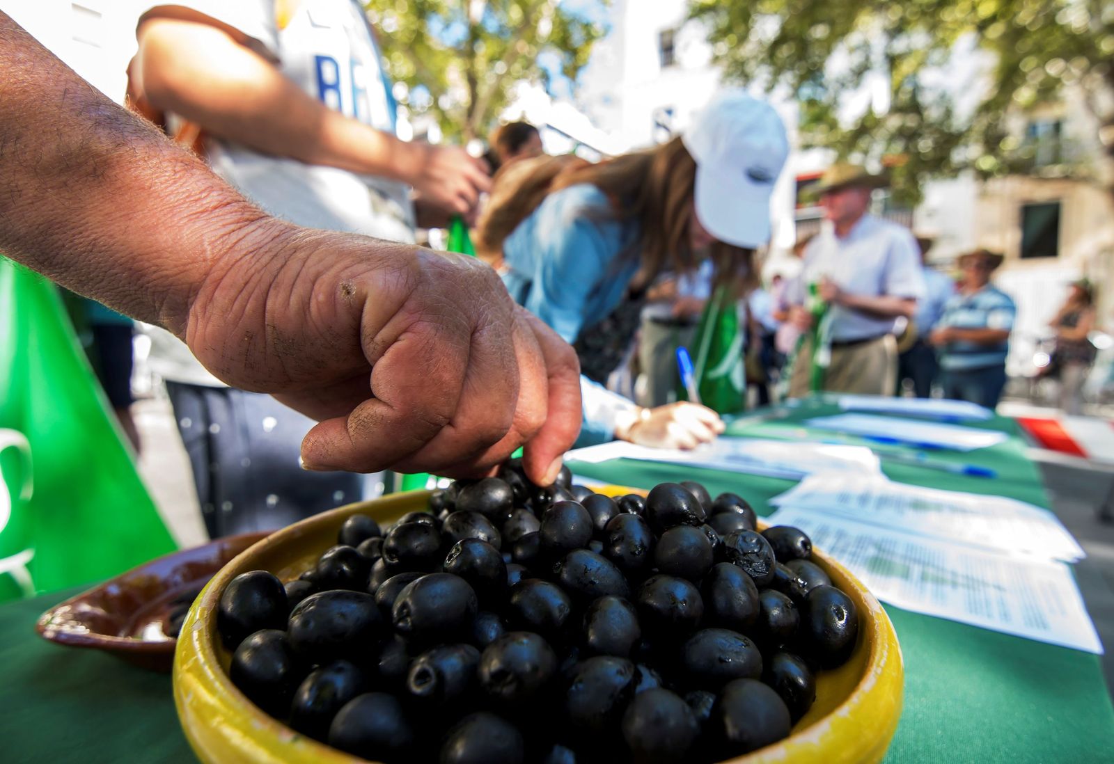 Concentración de agricultores ante el consulado de EEUU en Sevilla