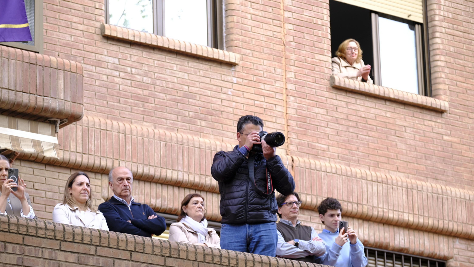 Pasión vuelve a su Iglesia de Santa Teresa azotada por la lluvia