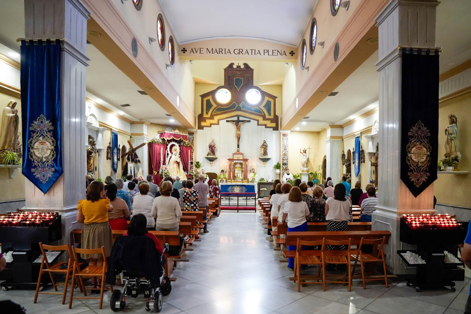 Las imágenes del la misa en Macael ofrecida por los niños y familias