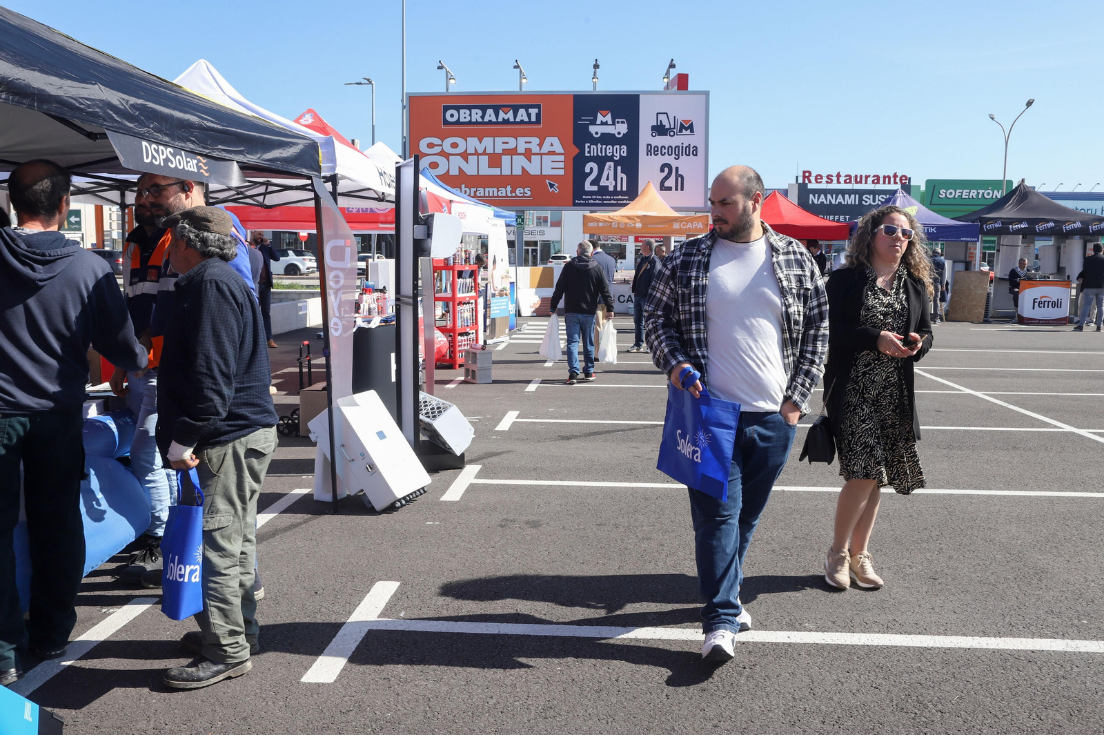 Imágenes del evento para profesionales y presentación del nuevo catálogo de Obramat