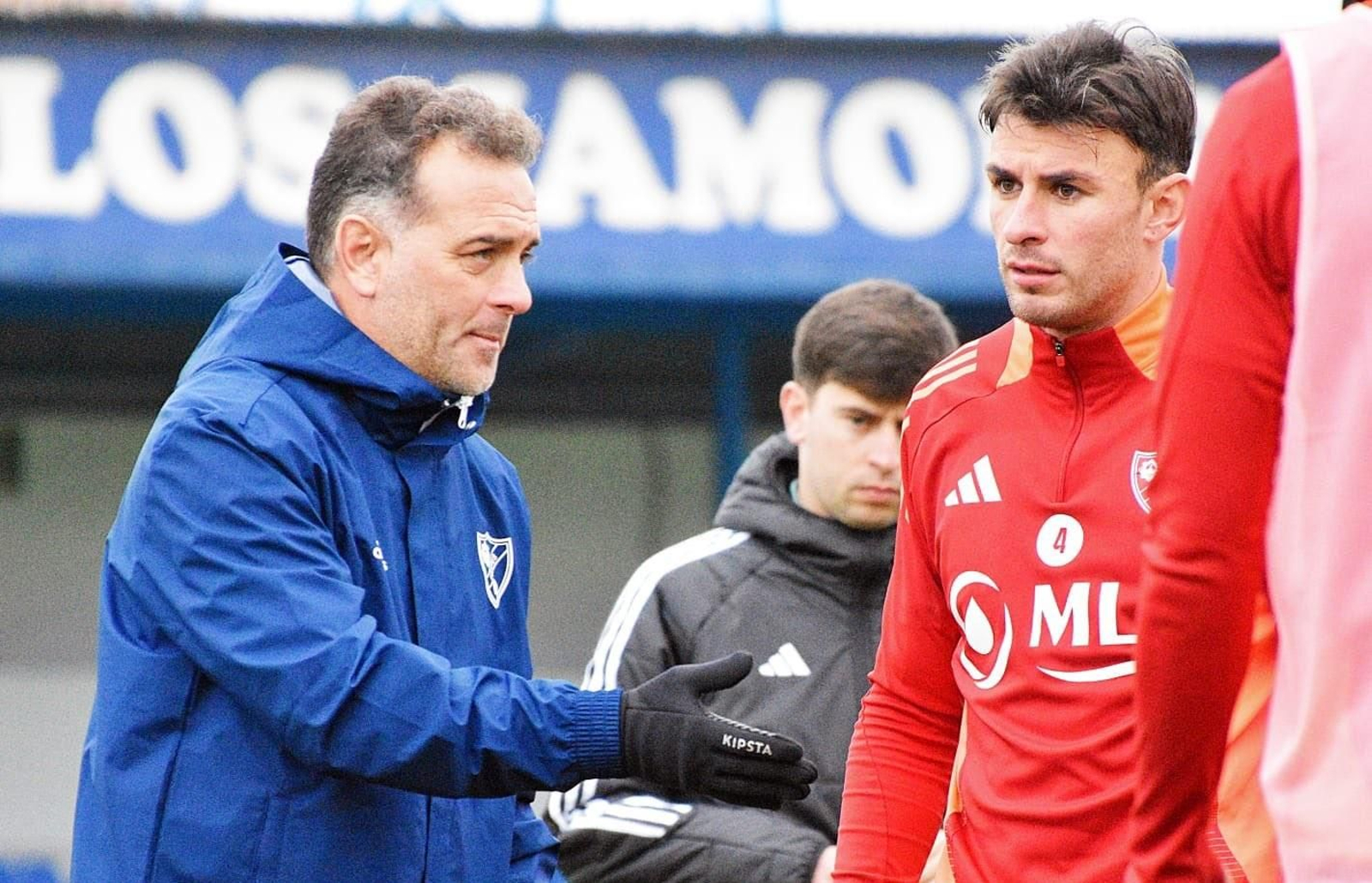 Pedro Díaz se estrena en el banquillo azulillo ante el filial nazarí.