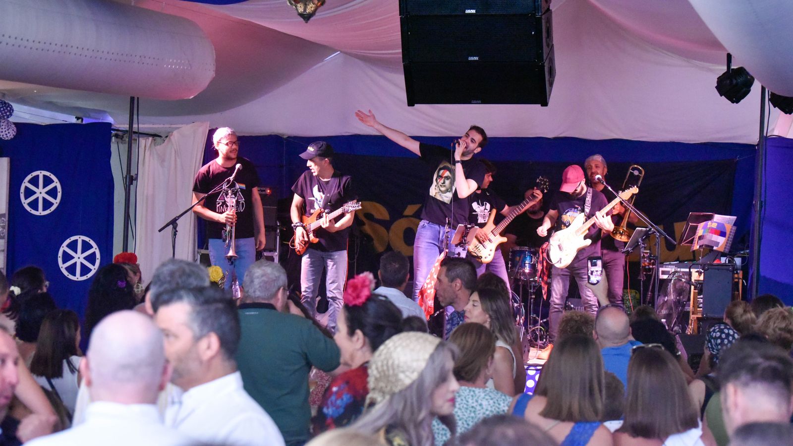 Fotos del miercoles en la Feria Real de Algeciras Dia de la Mujer