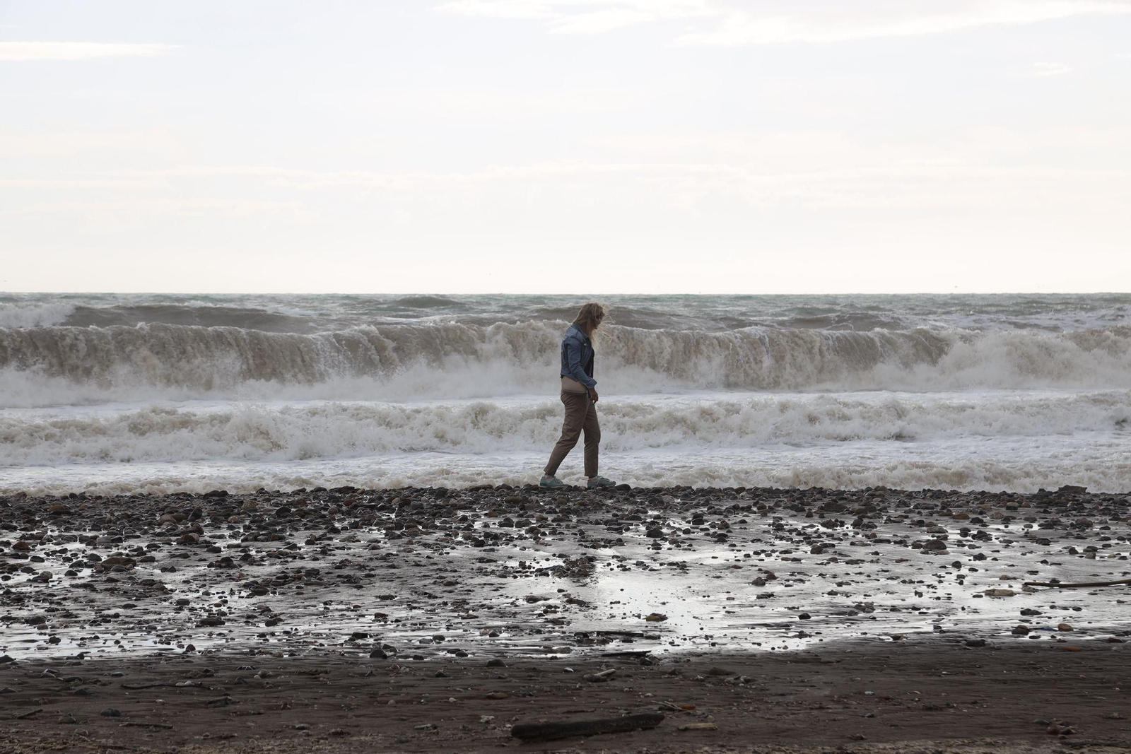 El mar ha estado embravecido el fin de semana con olas de hasta cuatro metros.