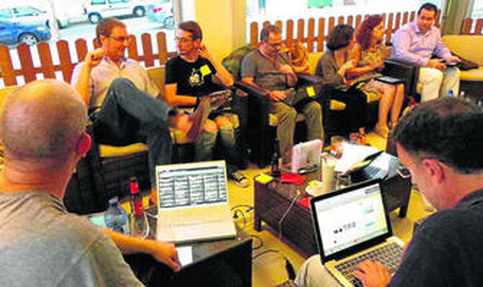 Cómo tomar un 'cibercafé' en 42 ciudades a la vez