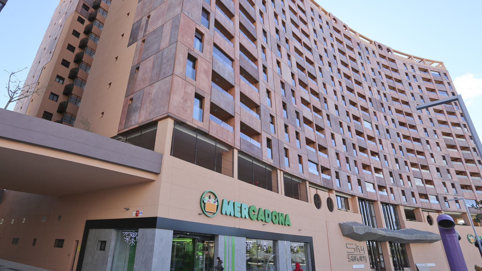 Vista del nuevo supermercado de Mercadona, en Teatinos.