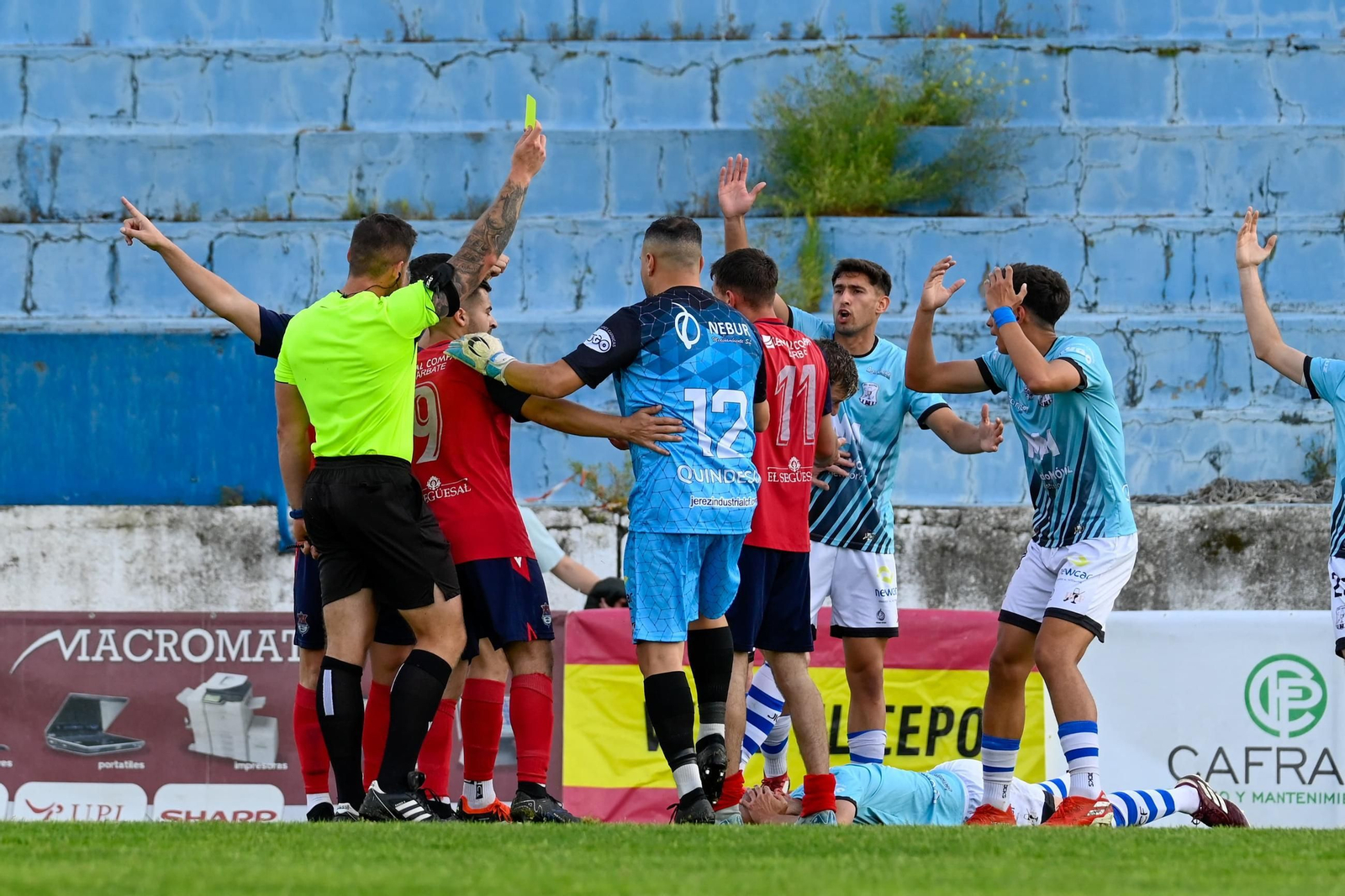 Imágenes de la victoria del Jerez Industrial ante el Barbate (3-0)