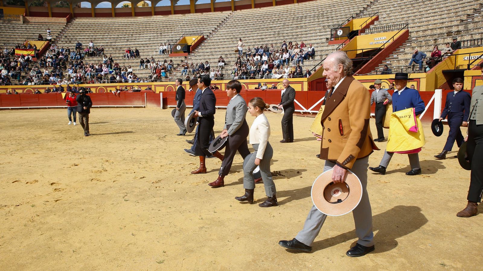 El paseíllo de este domingo en la plaza de toros de Las Palomas de Algeciras.