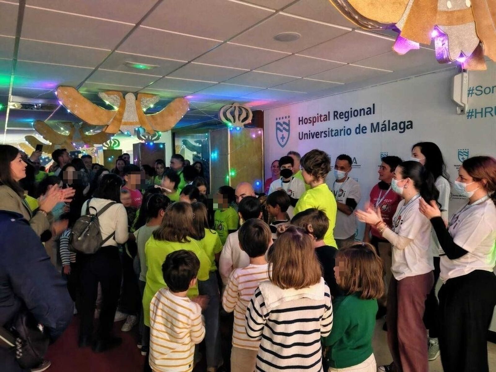 Pase de luces, este lunes, en el Materno al que fueron invitados los niños que hicieron el Camino de Santiago con AVOI.