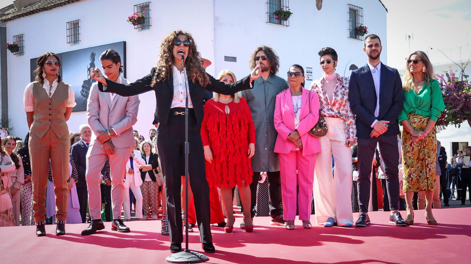 Toda la familia de Lola Flores y muchos famosos en Jerez en la inauguración de su Centro Cultural Toda la familia de Lola Flores y muchos famosos en Jerez en la inauguración de su Centro Cultural