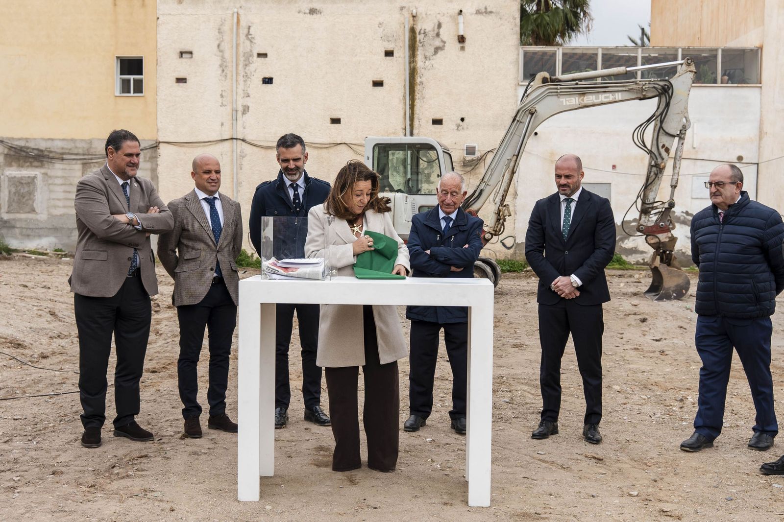 Las mejores imágenes de la colocación de la primera piedra del nuevo IES Las Marinas de Roquetas