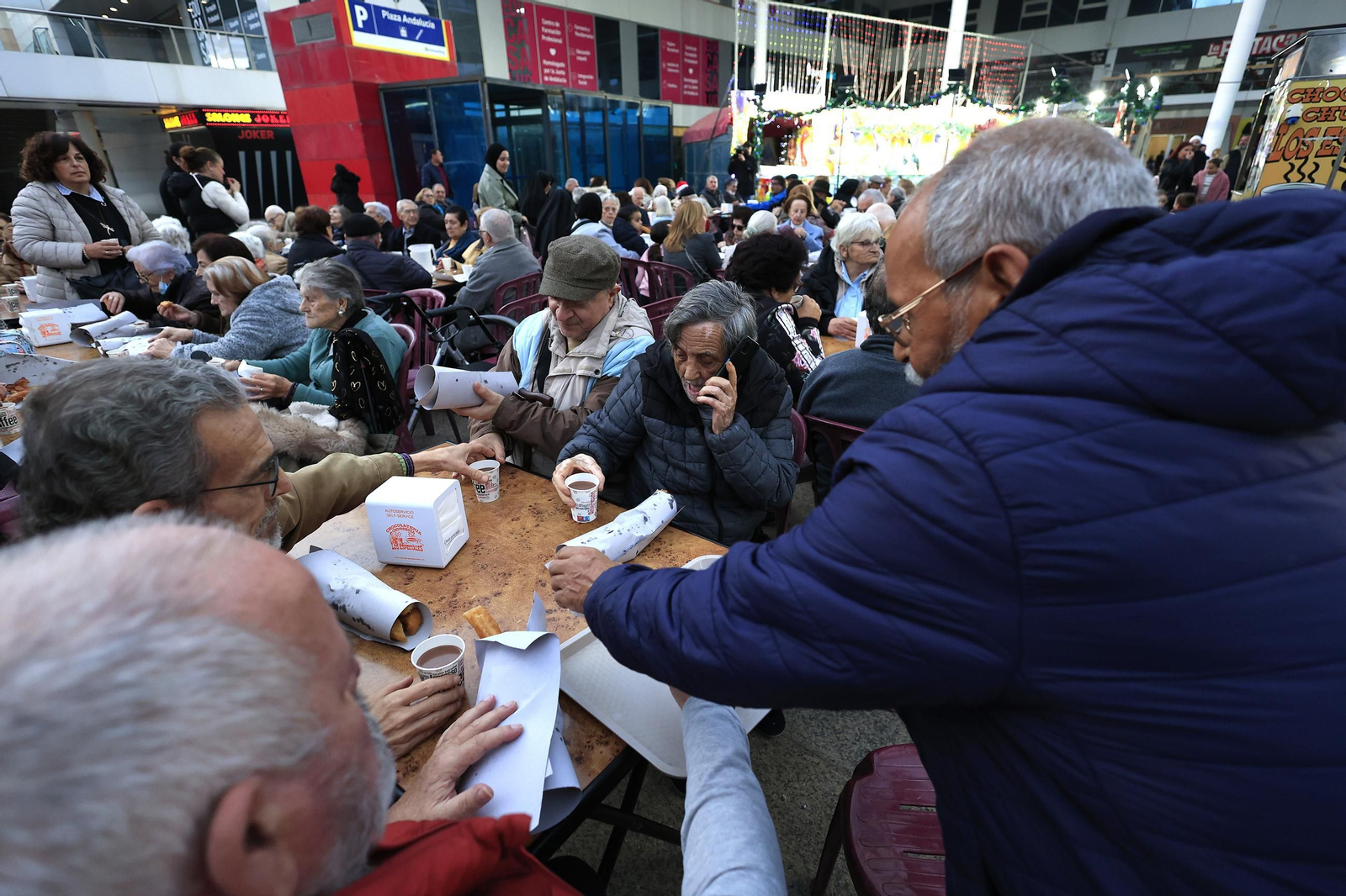 Las fotos del Paseo de la ilusión a los mayores de Algeciras