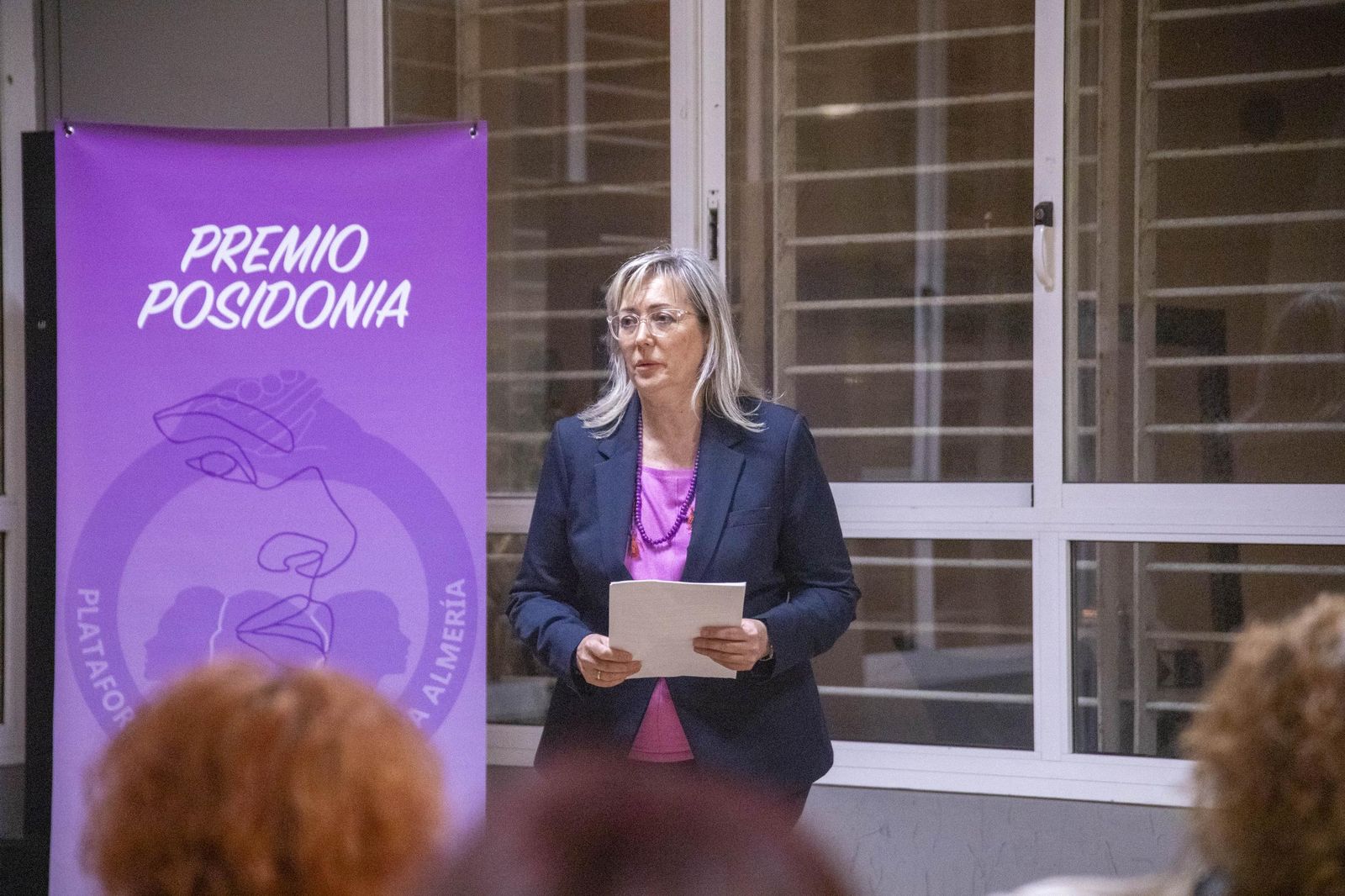 La Plataforma de Acción Feminista en Almería rinde homenaje a las mujeres de la Desbandá con su II Premio ‘Posidonia’ a Loli Sierra, vicepresidenta de la Asociación Memorialista de la Desbandá, en imágenes