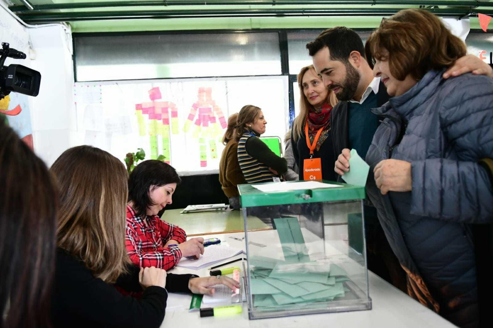 Las imágenes de la jornada electoral en Córdoba
