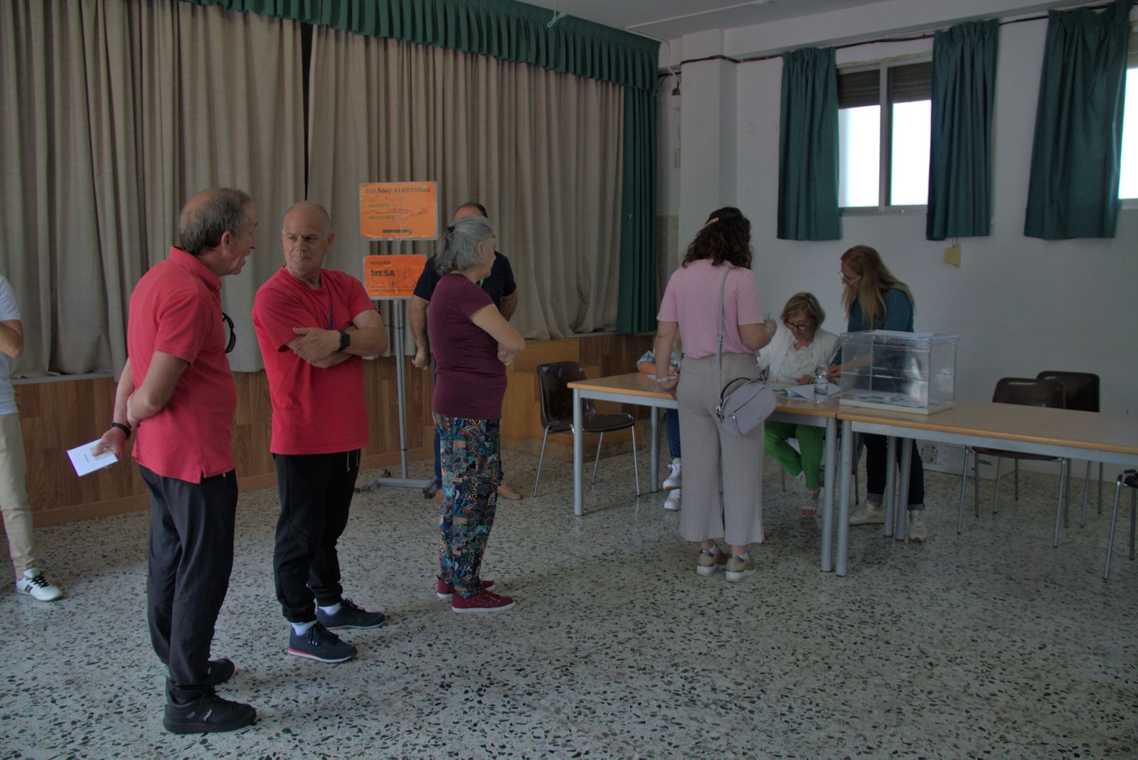 Imagen de archivo de una mesa electoral en Motril