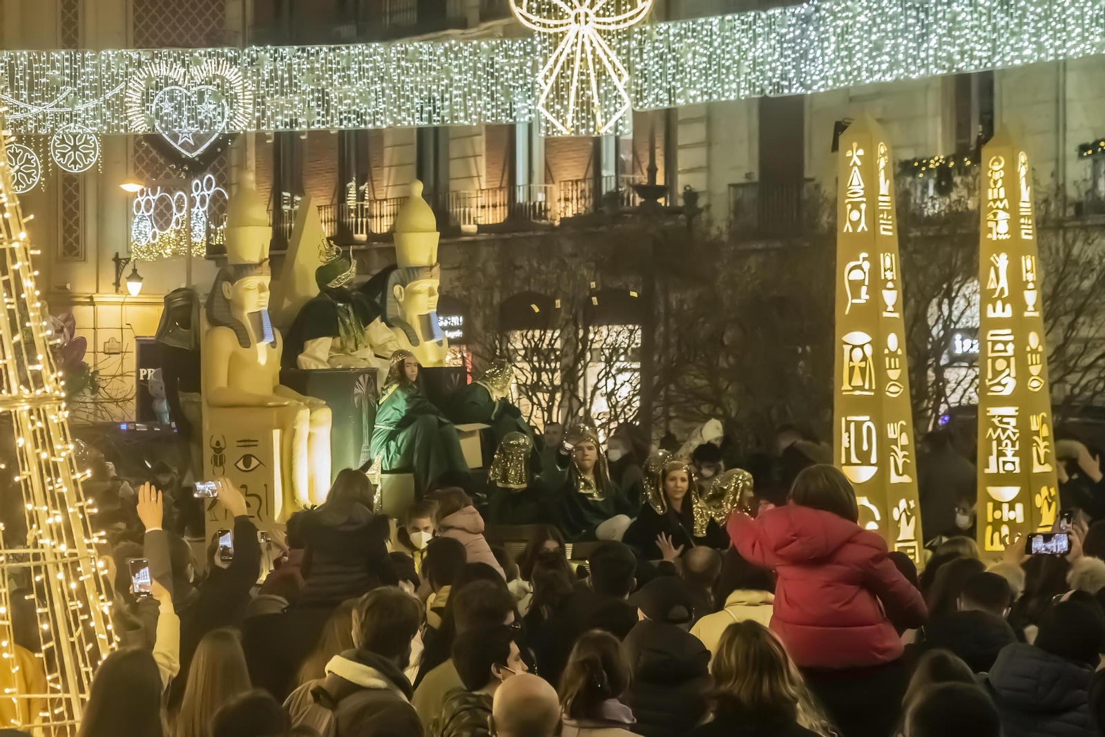 Fotos de la cabalgata de Reyes Magos de Granada 2022