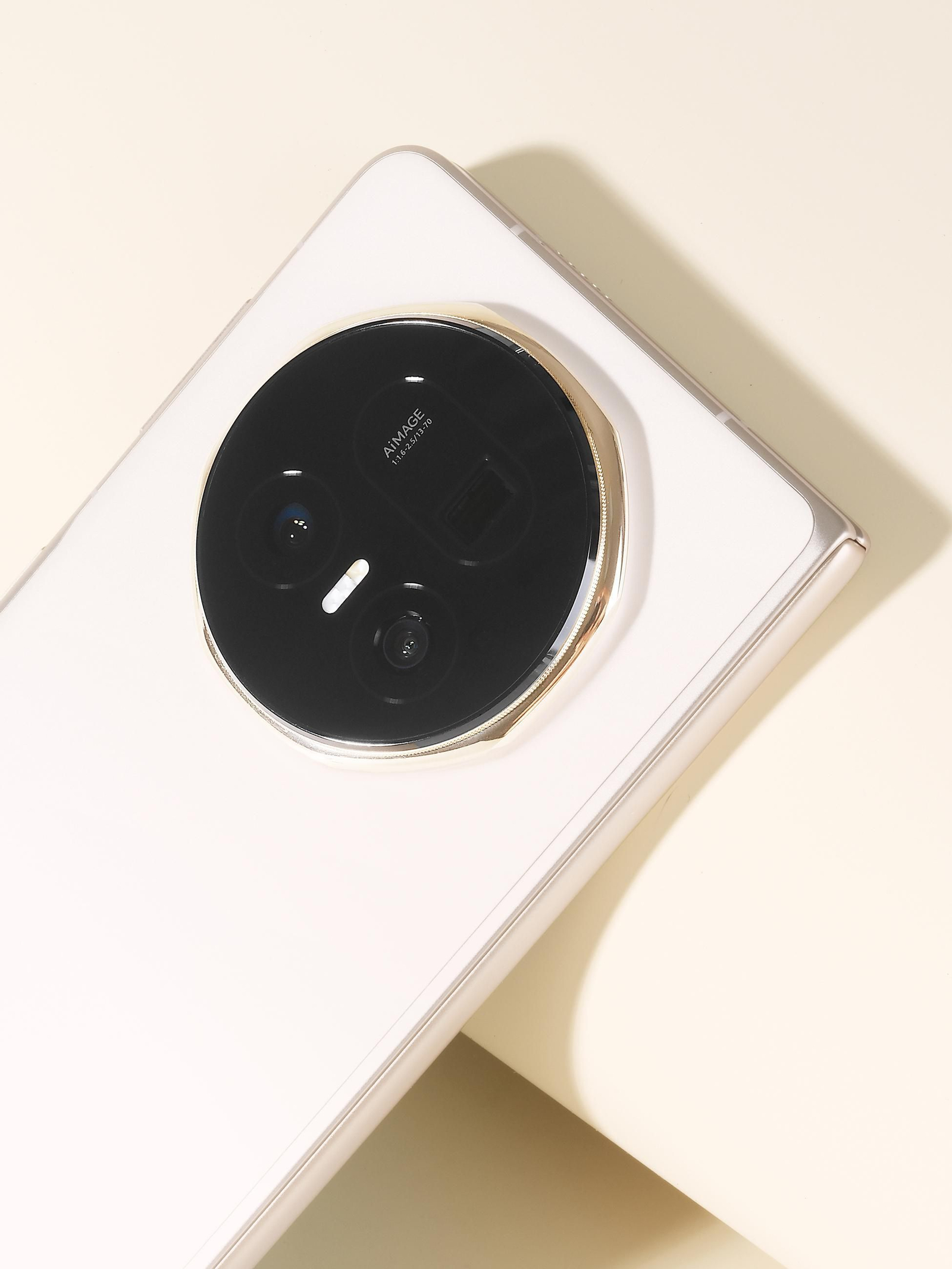 Honor Magic V5