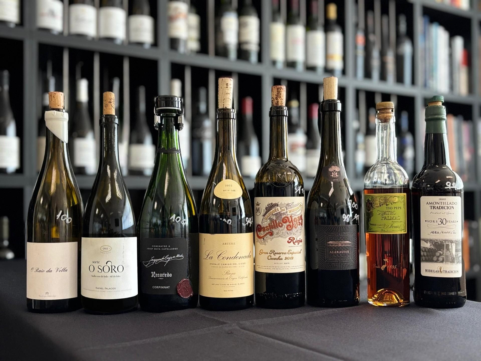 Los ocho vinos reconocidos con 100 puntos por la Guía Peñín, entre ellos dos jereces. Los ocho vinos reconocidos con 100 puntos por la Guía Peñín, entre ellos dos jereces.