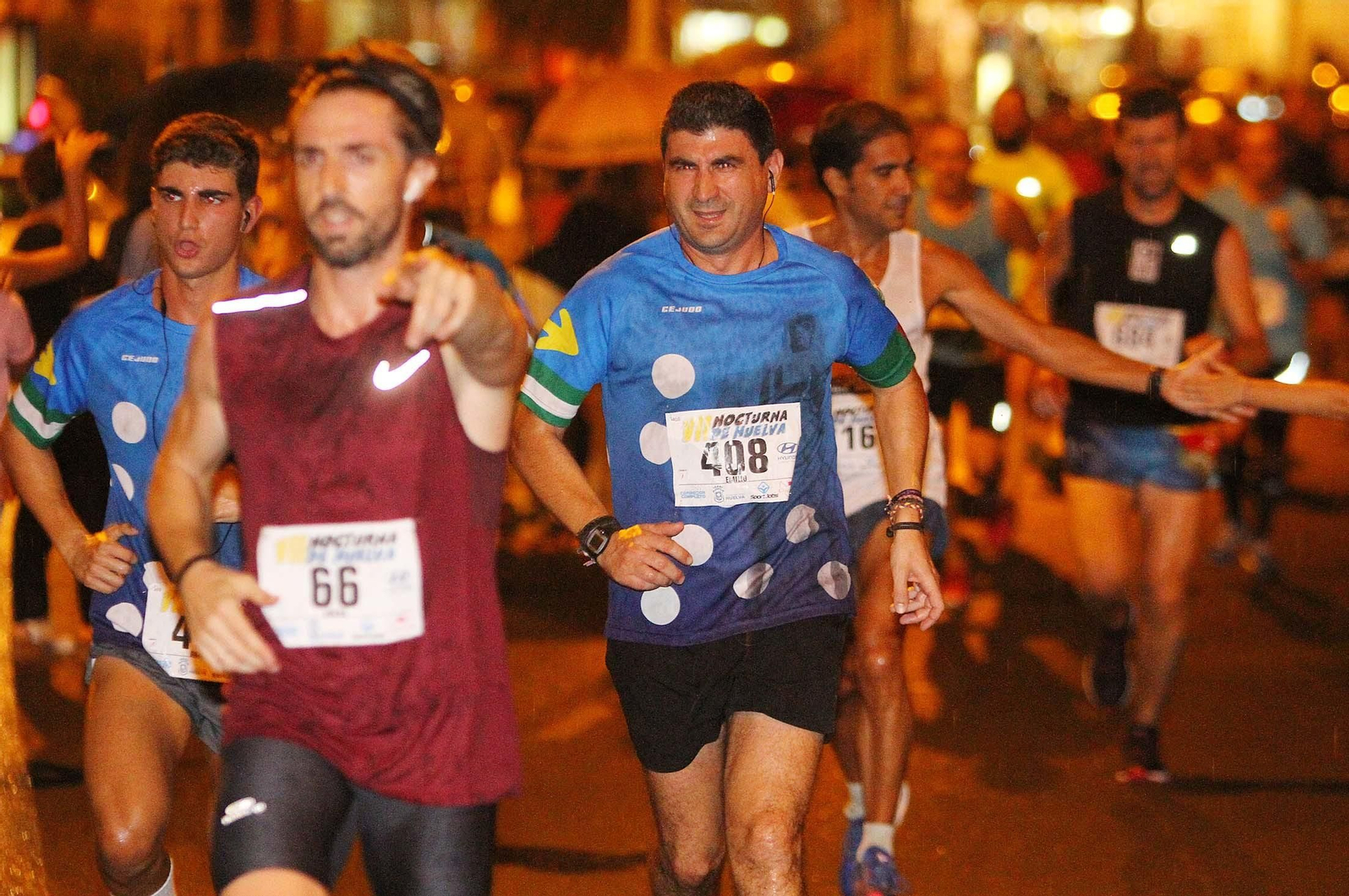 La VII Carrera Nocturna de Huelva en imágenes
