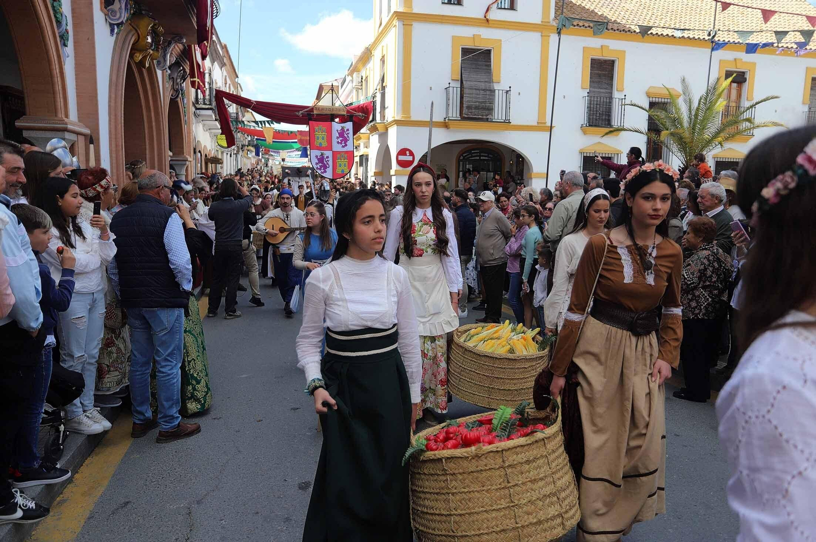 Imágenes del gran ambiente en la Feria Medieval de Palos de la Frontera, Huelva