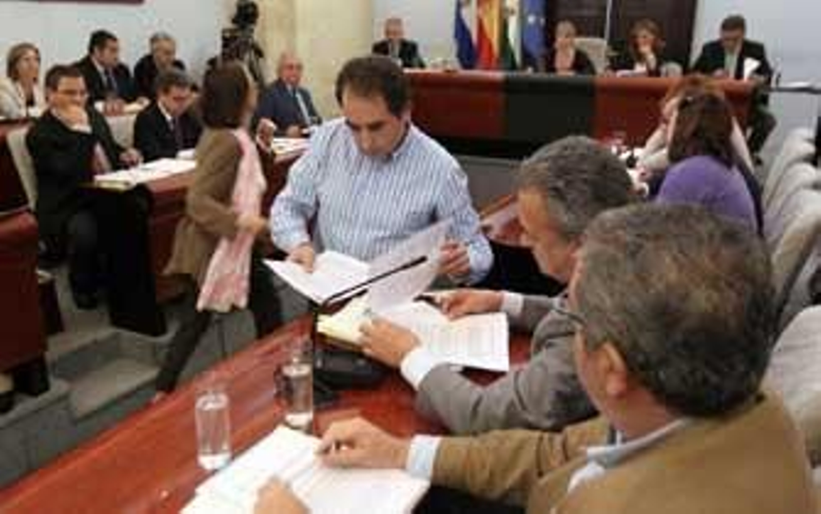 Foro Ciudadano presenta ocho medidas alternativas a los despidos